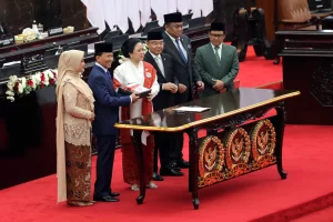 KATANYA HEMAT ANGGARAN KEUANGAN DPR ?