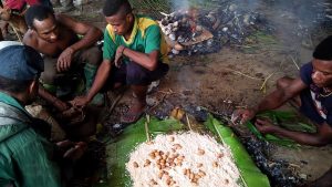 minimalis dalam kehidupan suku pedalaman