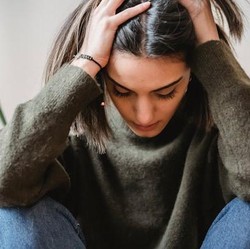 Menjernihkan Pikiran Minimalisme Pikiran Emosi