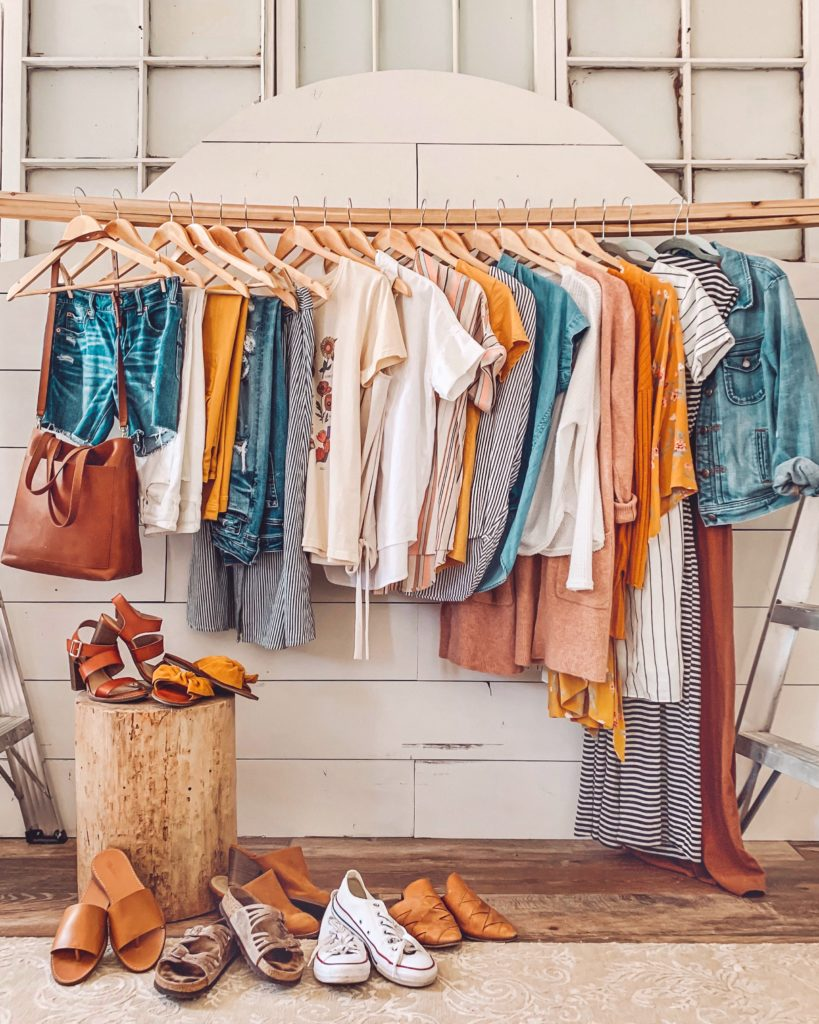 Capsule Wardrobe Zen Minimalis: Tren Gen Z Indonesia 2025